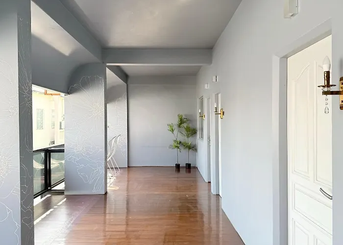 Issara House