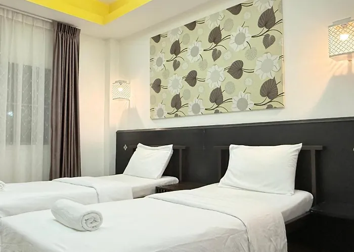 Issara House 2*